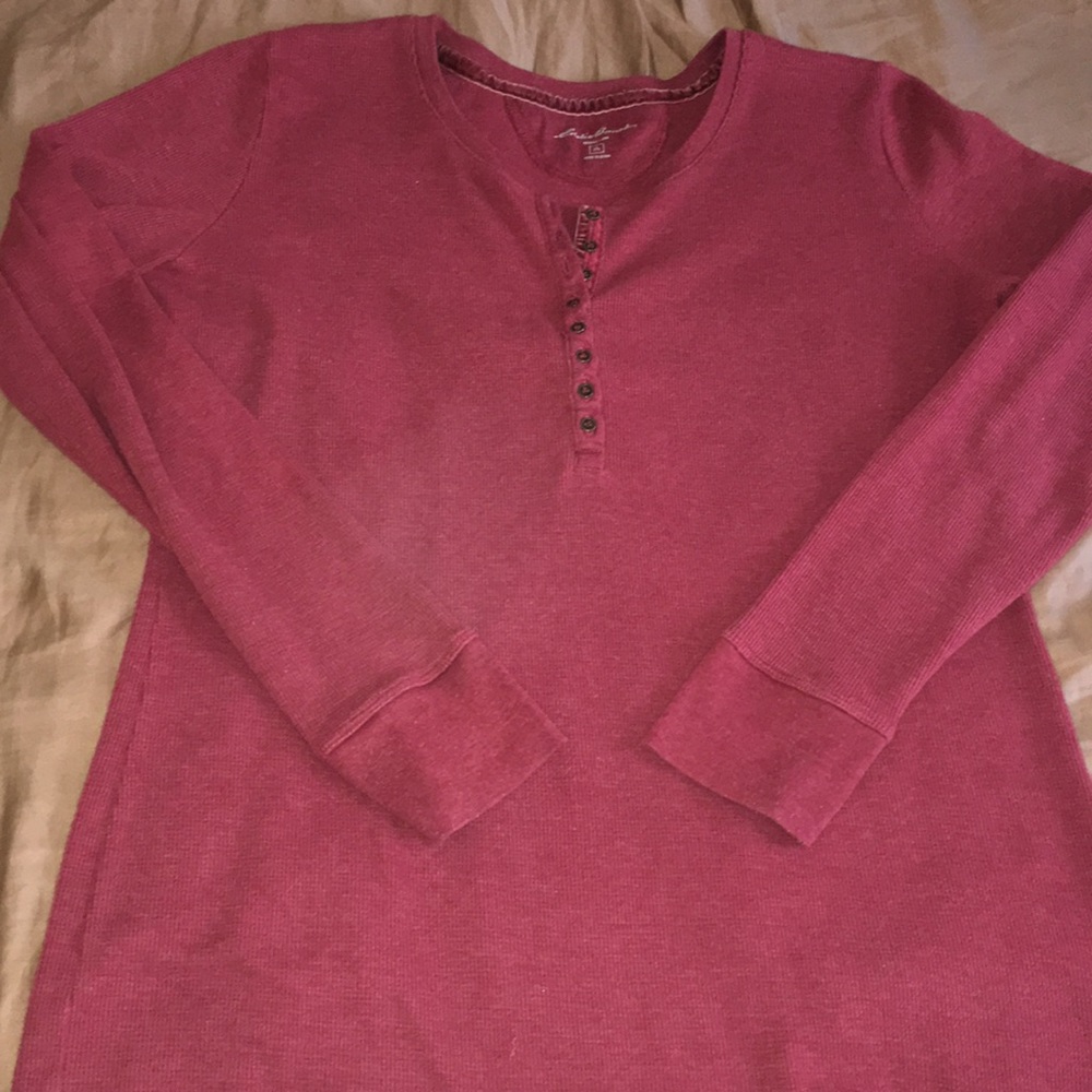 🌟: red long sleeve